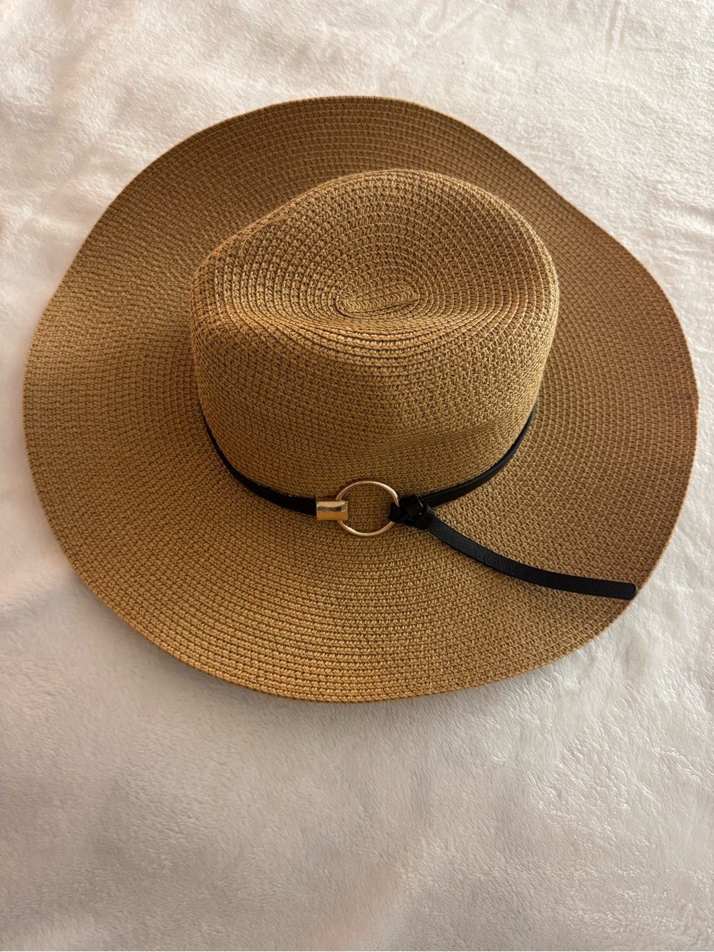 Lulu's Tan Straw Wide-Brim Sun Hat with Black Band and Gold Ring